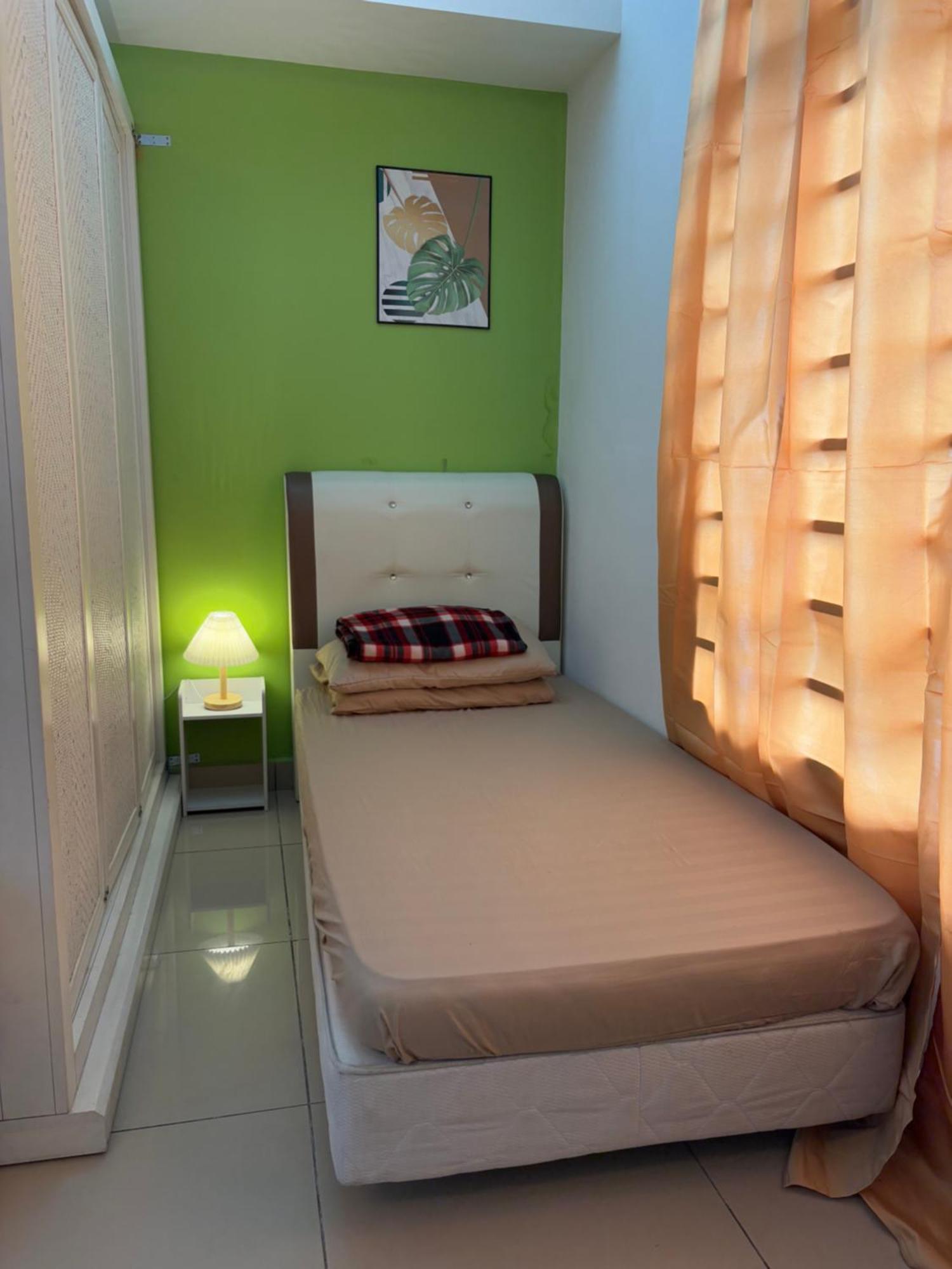Private Viana Court Service 3 With Private Parking Kota Bharu